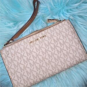 Michael Kors Wristlet Clutch